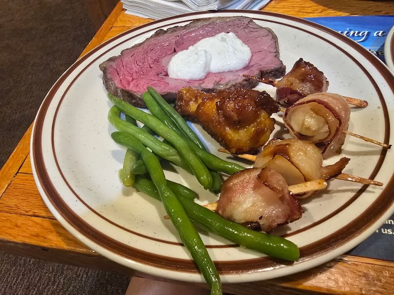 Prime Rib That Holds Its Own Against the Seafood