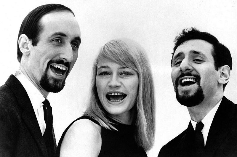 Puff, the Magic Dragon – Peter, Paul and Mary Puff, the Magic Dragon – Peter, Paul and Mary