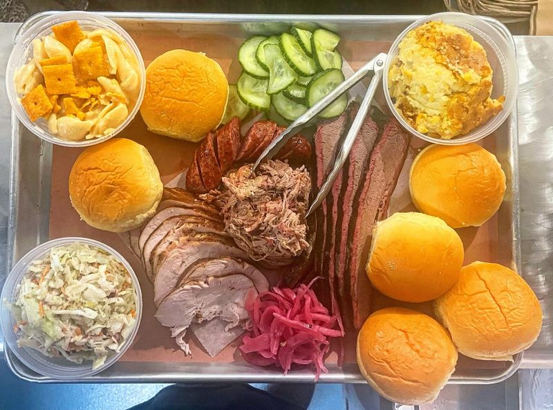 Pulled Pork That Earns Its Reputation Without Much Noise Pulled Pork That Earns Its Reputation Without Much Noise