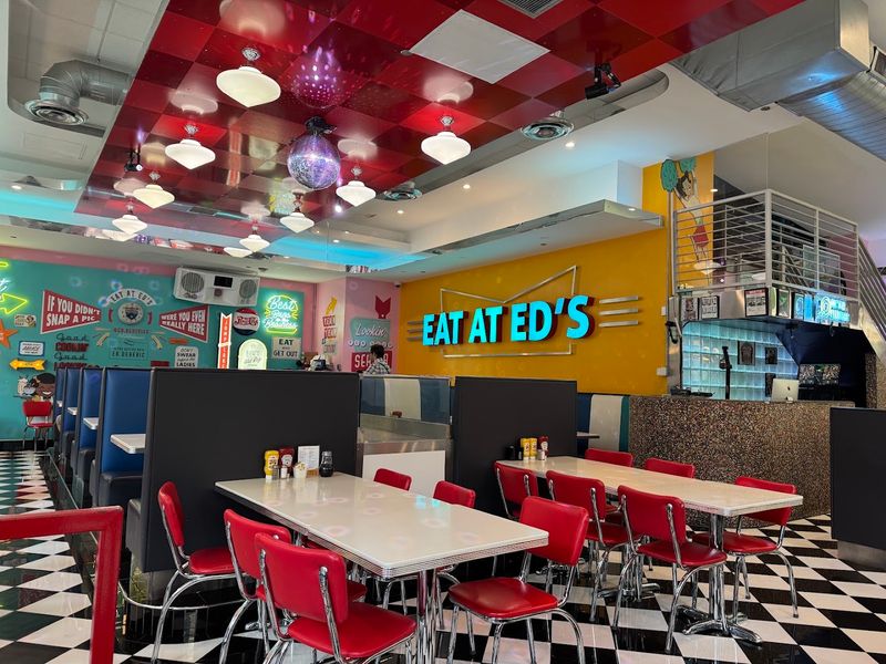 Retro Decor That Takes You Back in Time Retro Decor That Takes You Back in Time