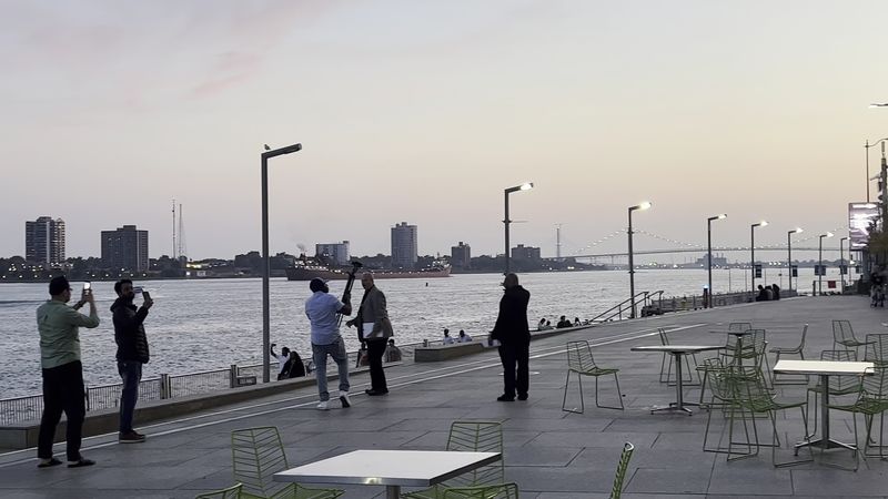 River Views That Turn Dinner Into an Event River Views That Turn Dinner Into an Event