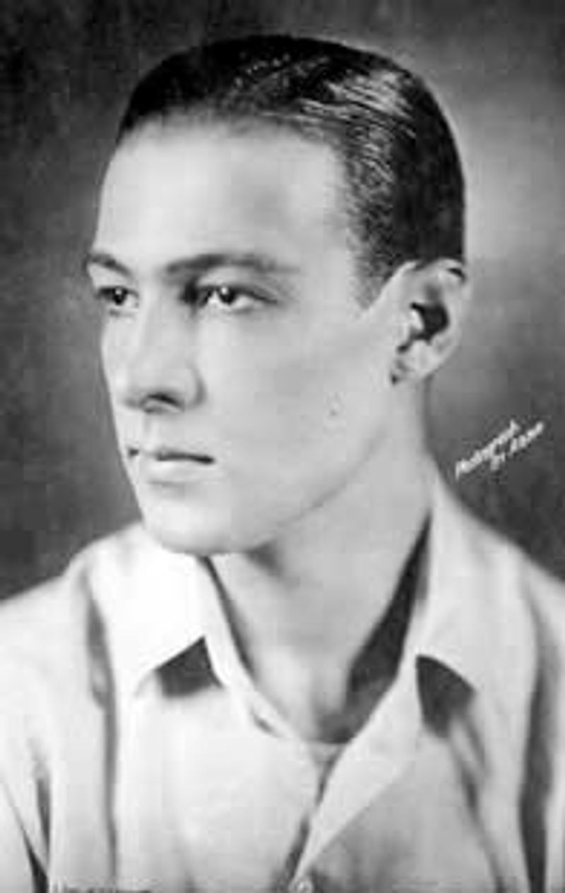 Rudolph Valentino, The Silent-Film Idol Who Caused Mass Mourning