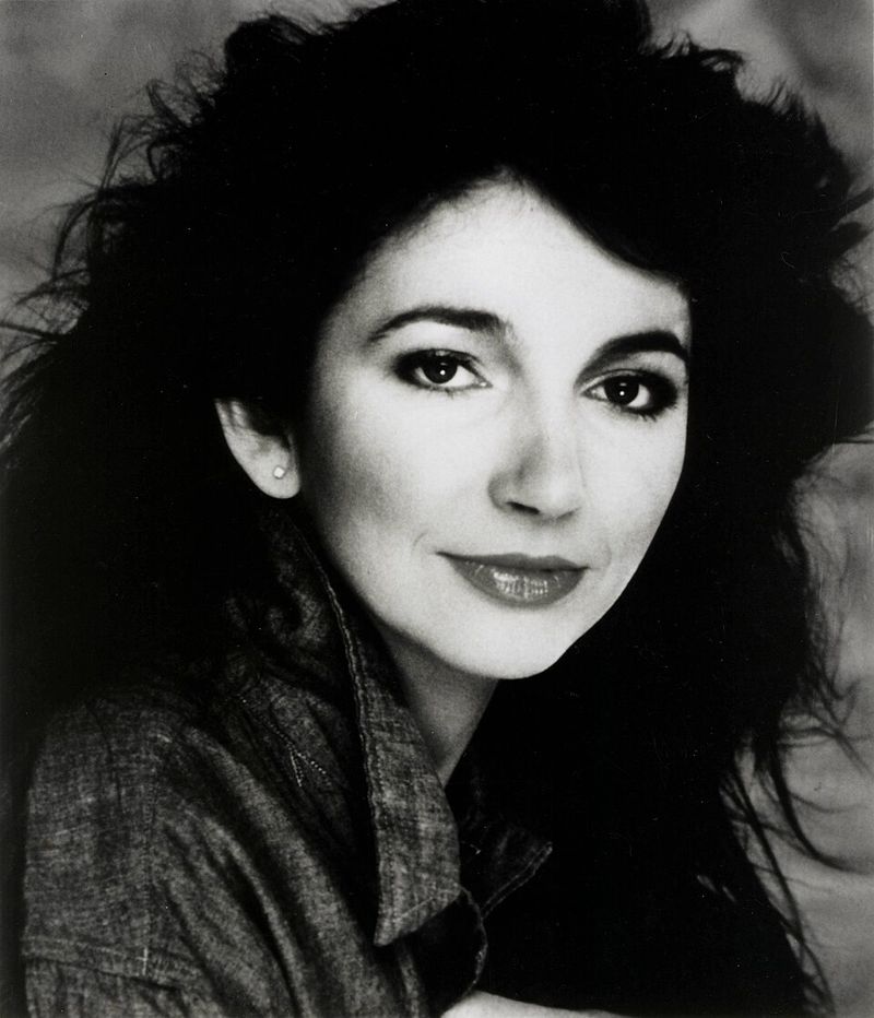 Running Up That Hill (A Deal with God) – Kate Bush (1985) Running Up That Hill (A Deal with God) – Kate Bush (1985)