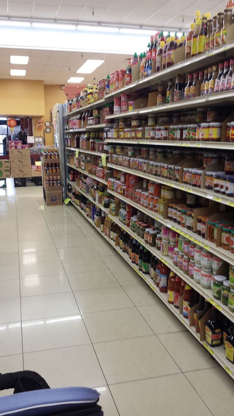 Sauces, Condiments, and Imported Ingredients Covering Every Cuisine Sauces, Condiments, and Imported Ingredients Covering Every Cuisine