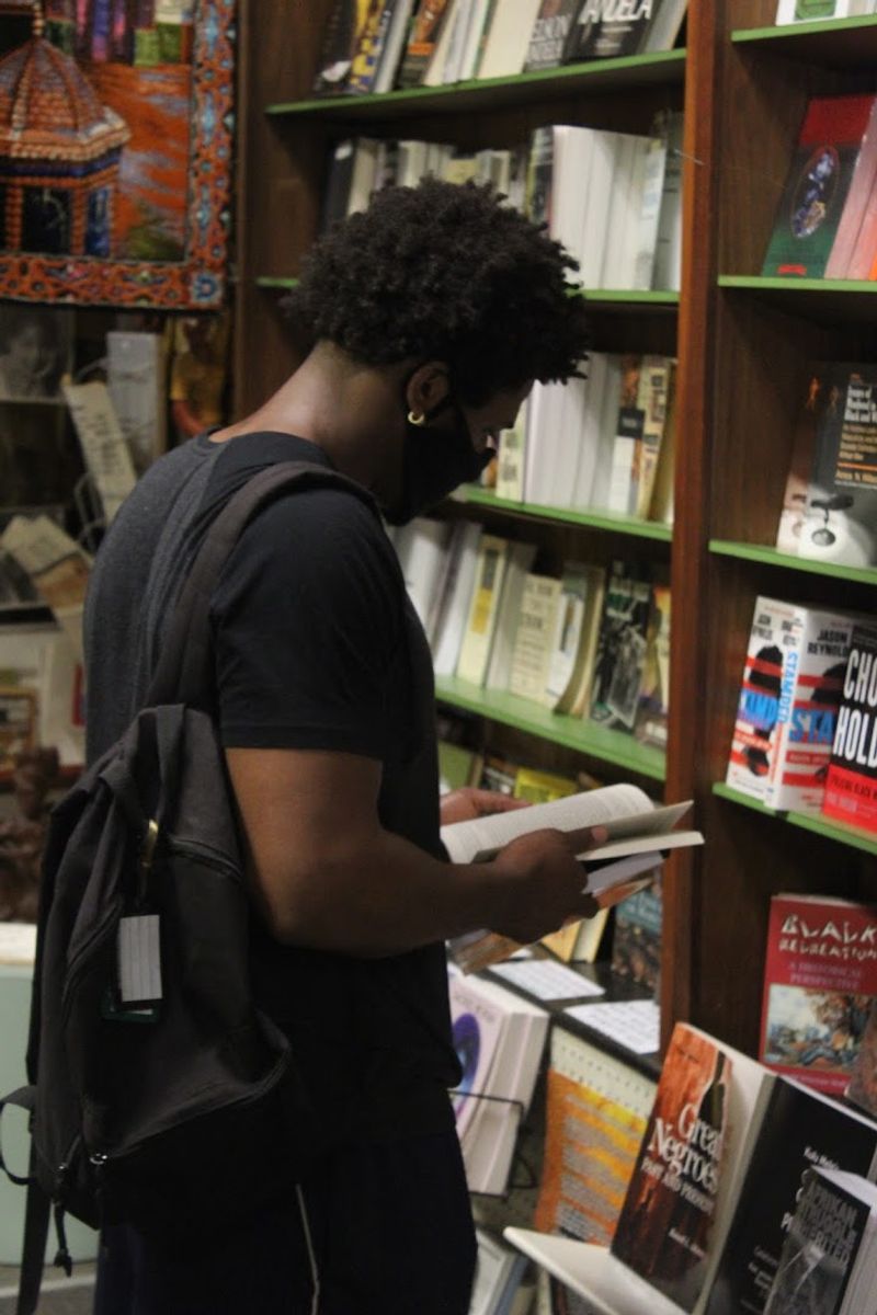 Sending Books Behind Bars, a Tradition That Lives On Sending Books Behind Bars, a Tradition That Lives On