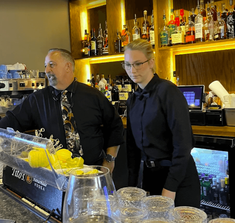 Service That Matches the Food Service That Matches the Food