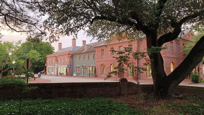 Shopping in the Historic District: More Than Souvenirs Shopping in the Historic District: More Than Souvenirs