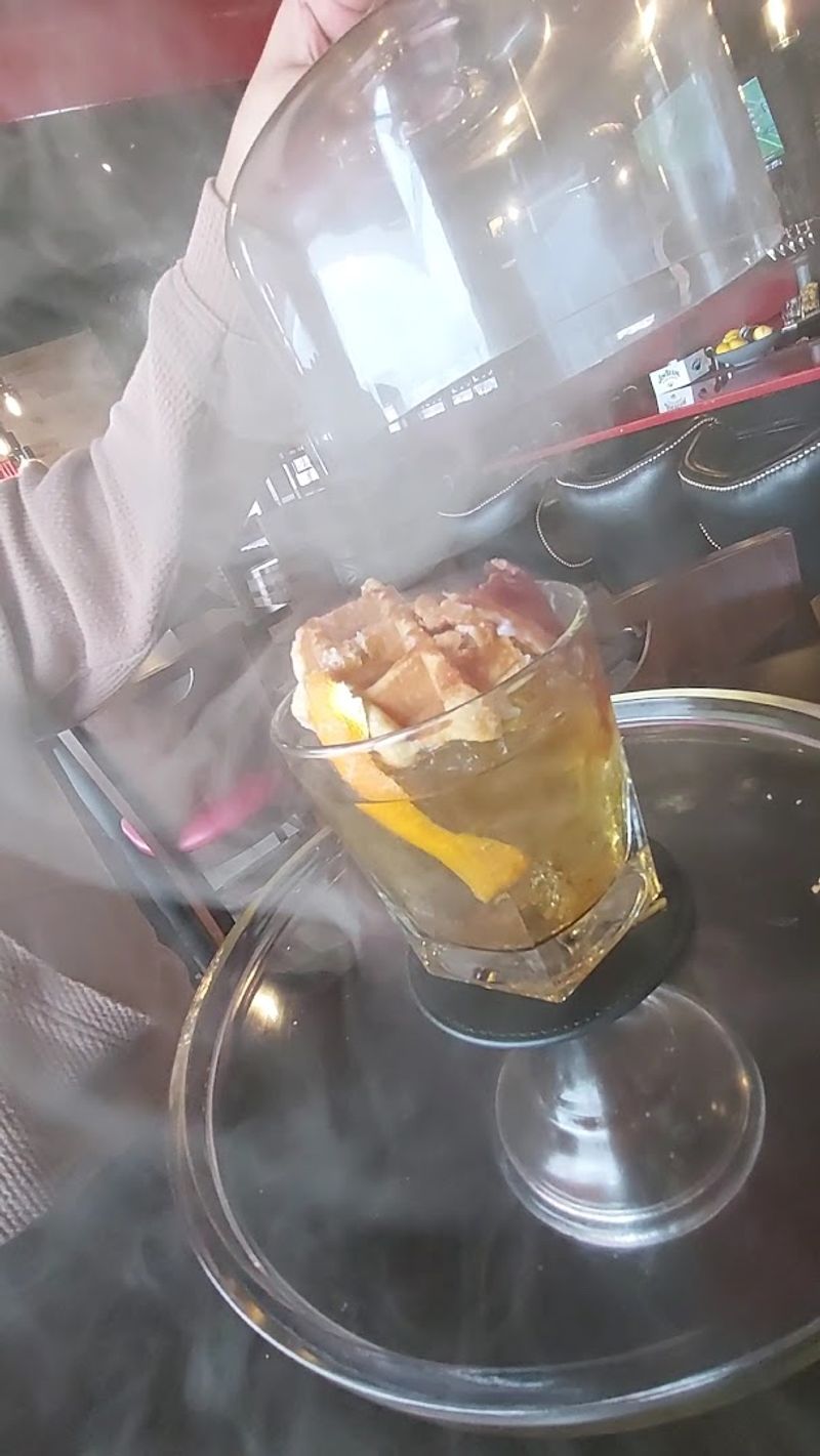 Signature Craft Cocktails With Real Presentation