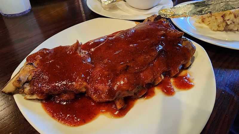 Slow-Smoked Barbecue Done the Right Way Slow-Smoked Barbecue Done the Right Way