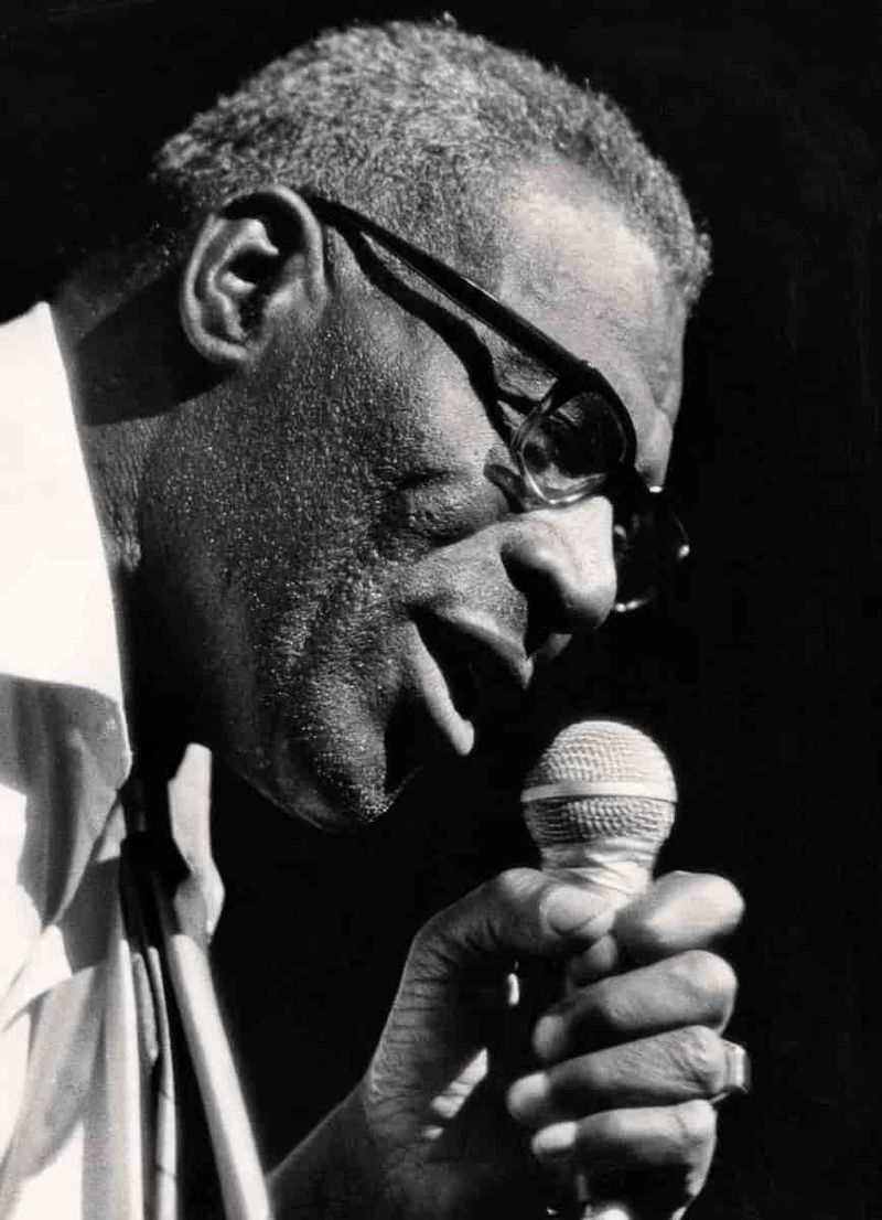 Smokestack Lightning by Howlin Wolf Smokestack Lightning by Howlin Wolf
