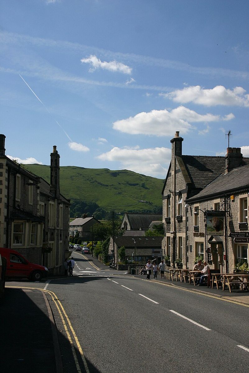 Stay in a Small Town Near a Famous City Stay in a Small Town Near a Famous City