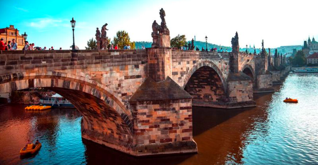 Step Into a Film Noir Scene in These 12 Historic Cities
