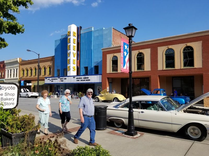 Stroll Through Historic Downtown Elkin Stroll Through Historic Downtown Elkin