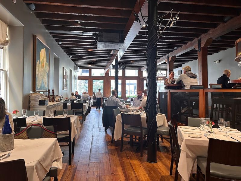 Sunday Brunch That Draws Repeat Visitors