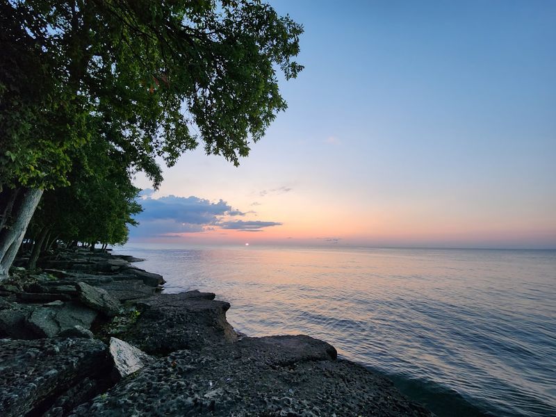 Sunset and Moonrise Views That Draw Repeat Visitors Sunset and Moonrise Views That Draw Repeat Visitors