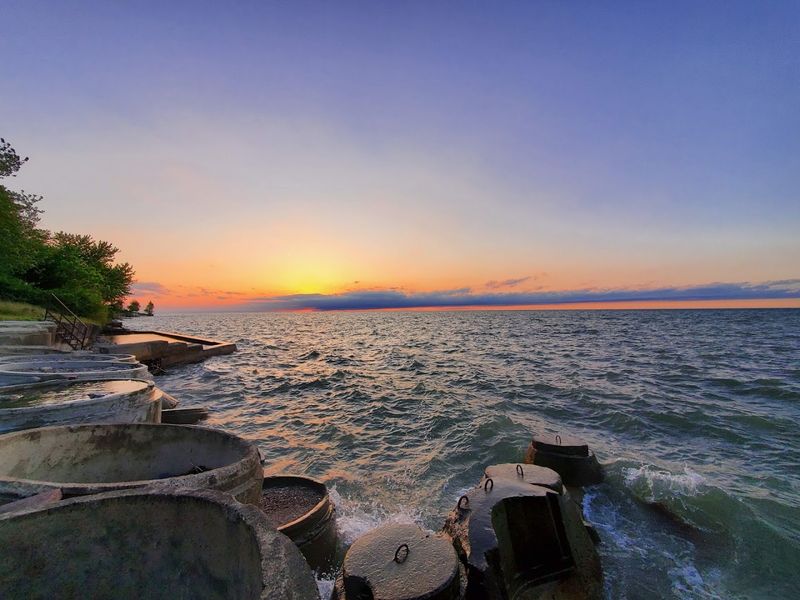 Sunsets Over Lake Erie That Stop People Mid-Stride