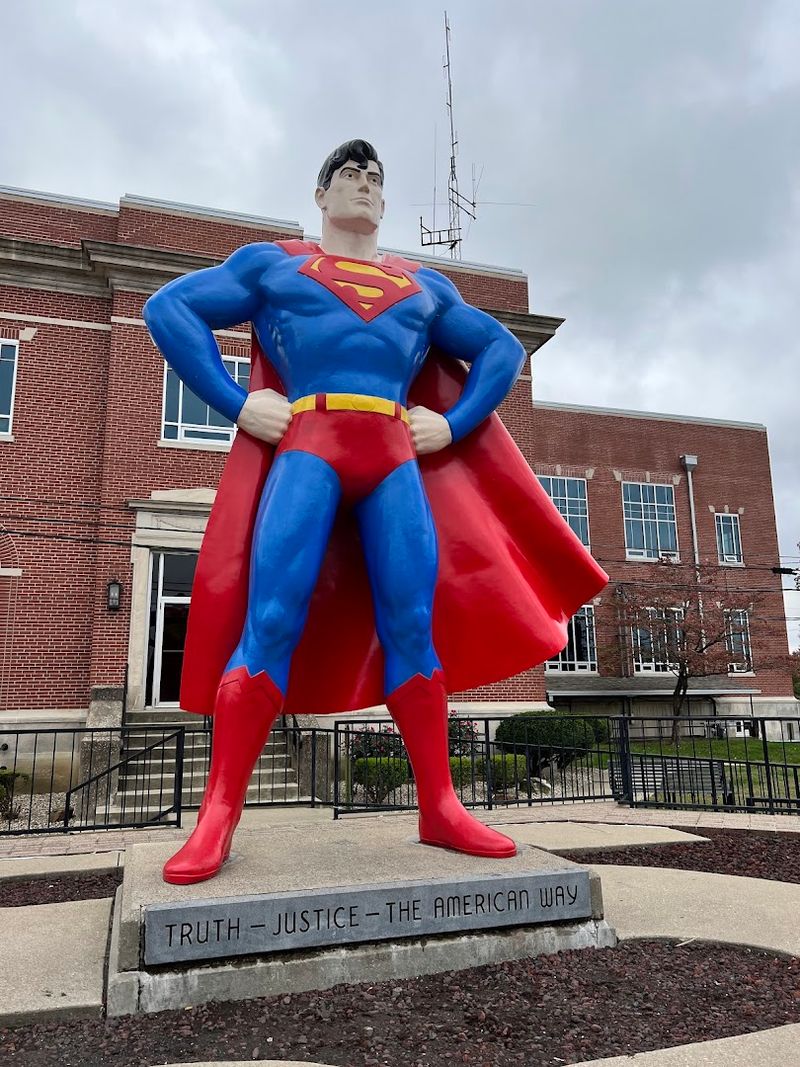 Superman Statue — Metropolis Superman Statue — Metropolis