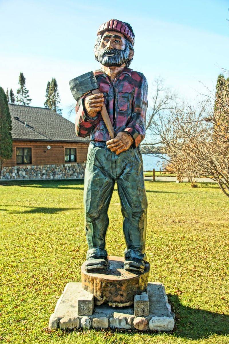 The 17-Foot-Tall Lumberjack Statue The 17-Foot-Tall Lumberjack Statue