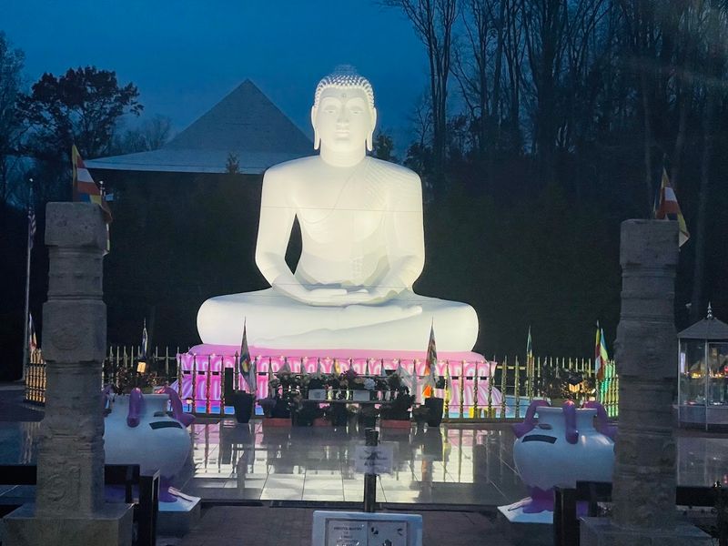 The 52-Foot Buddha That Stops The Scroll The 52-Foot Buddha That Stops The Scroll