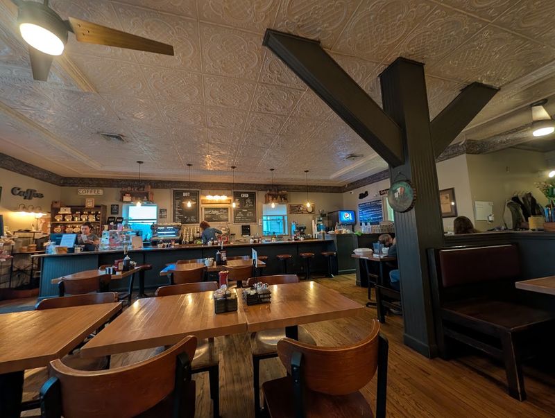 The Atmosphere Inside: Rustic, Busy, and Completely Unpretentious The Atmosphere Inside: Rustic, Busy, and Completely Unpretentious