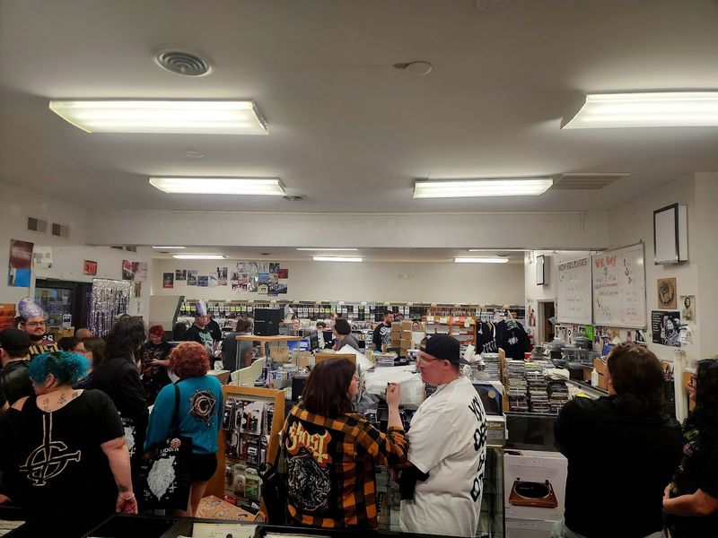 The Atmosphere Inside That Feels Nothing Like a Chain Store The Atmosphere Inside That Feels Nothing Like a Chain Store