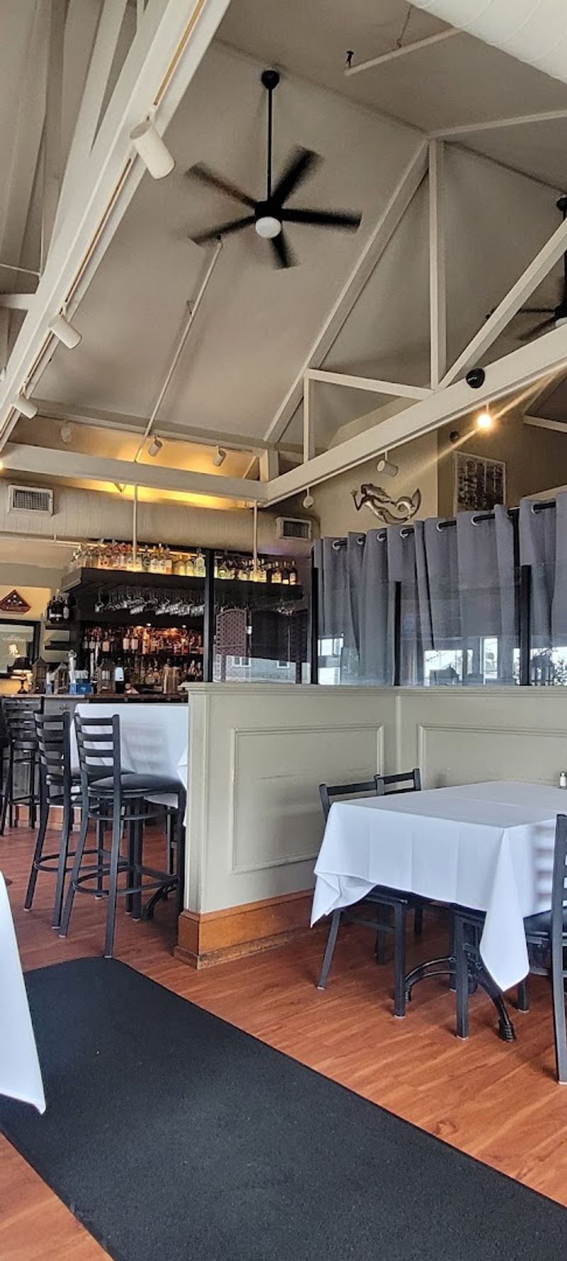 The Atmosphere Inside a Small But Lively Dining Room The Atmosphere Inside a Small But Lively Dining Room