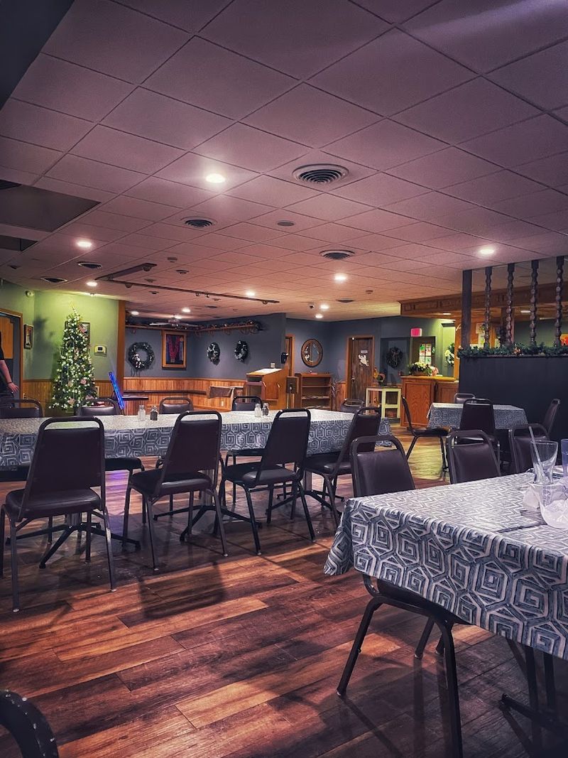The Atmosphere Inside the Dining Room