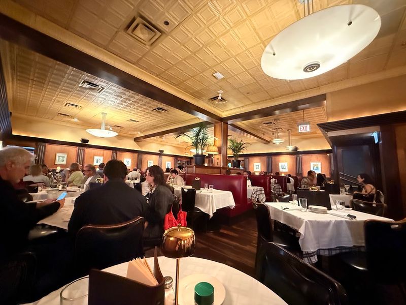 The Atmosphere Inside the Dining Room The Atmosphere Inside the Dining Room