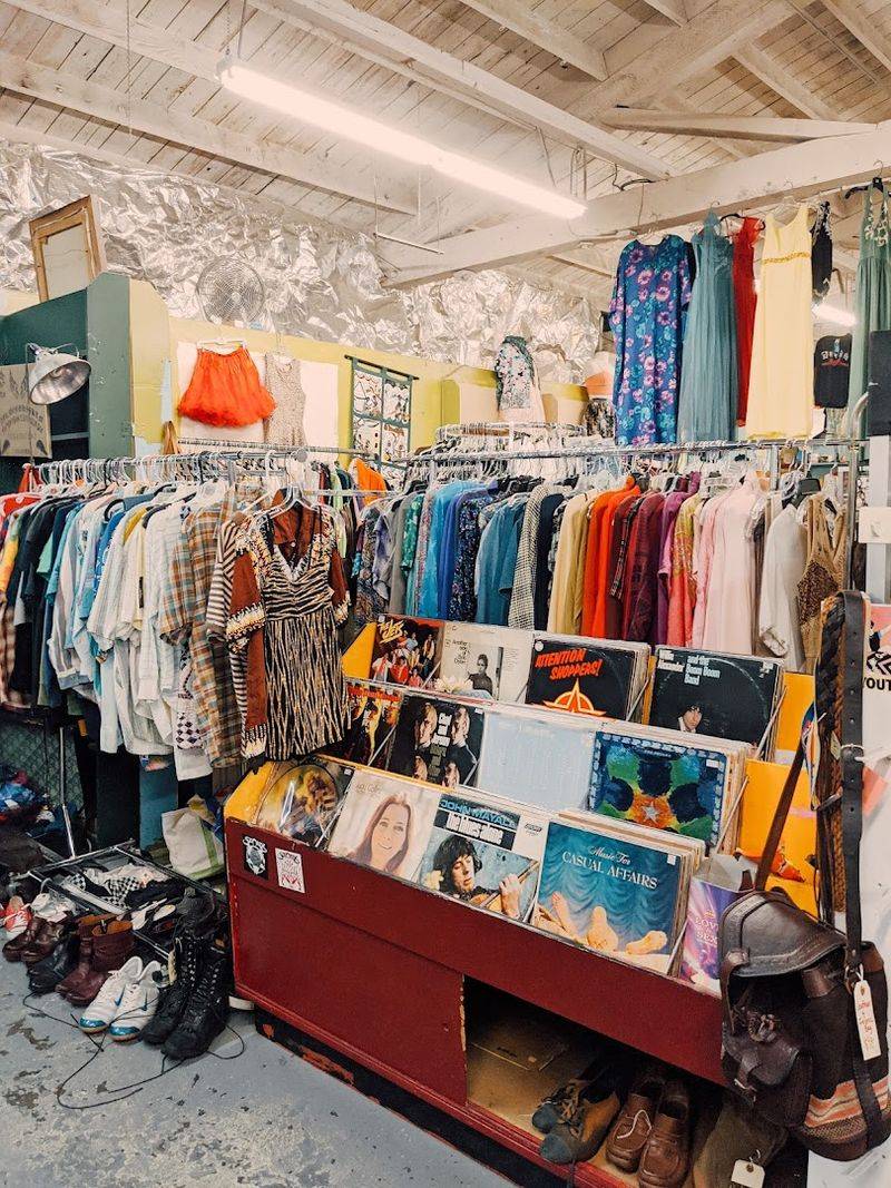 The Atmosphere Inside the Store The Atmosphere Inside the Store