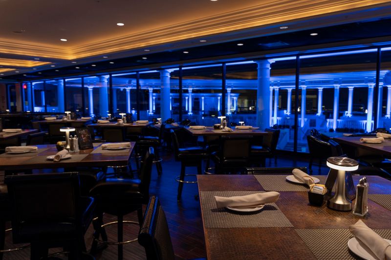 The Atrium Restaurant and Its Beautiful Setting The Atrium Restaurant and Its Beautiful Setting