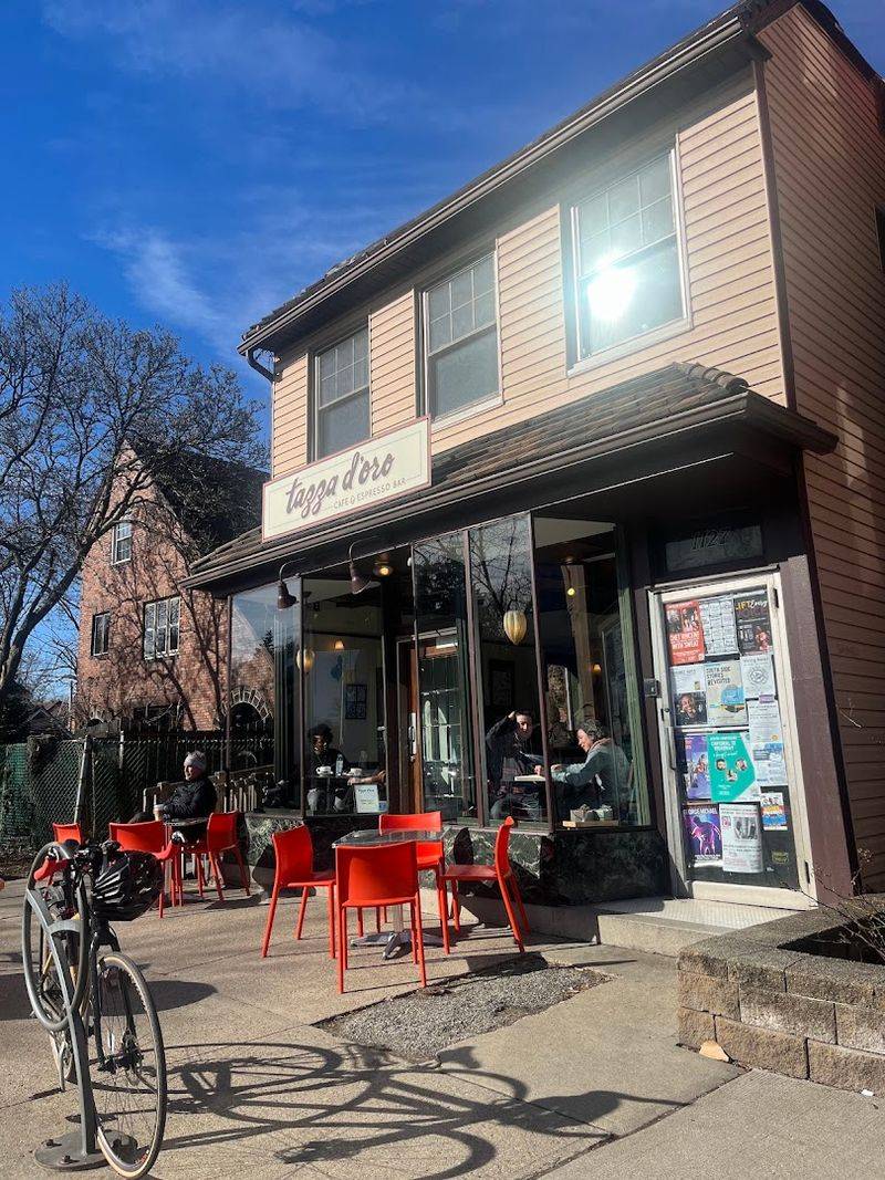 The Bicycle-Friendly Cafe That Cyclists Claim as Their Own The Bicycle-Friendly Cafe That Cyclists Claim as Their Own