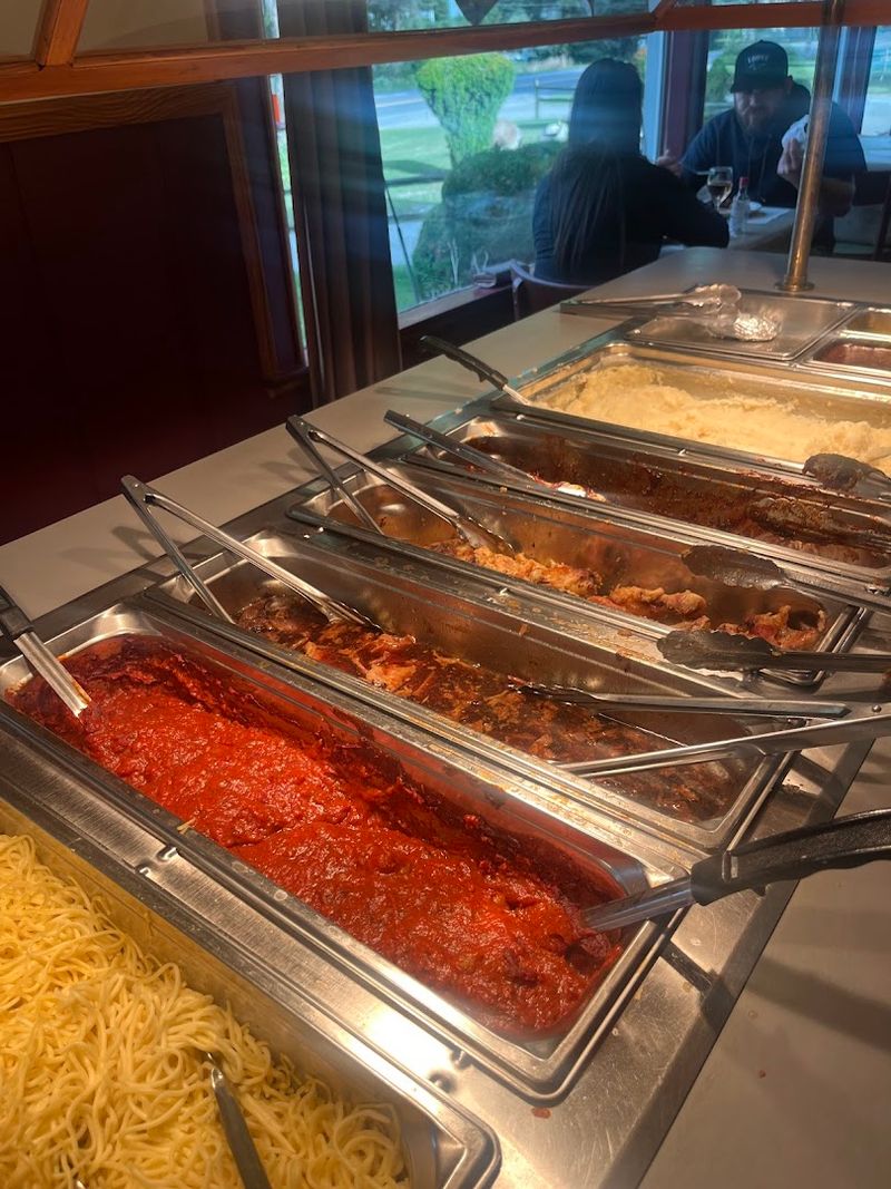 The Buffet That Keeps People Coming Back Every Single Week