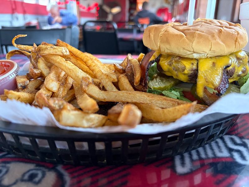 The Burgers That Keep People Coming Back The Burgers That Keep People Coming Back