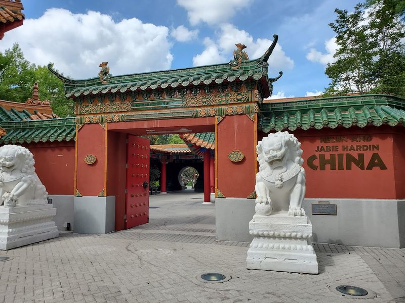 The China Exhibit That Stops People in Their Tracks The China Exhibit That Stops People in Their Tracks