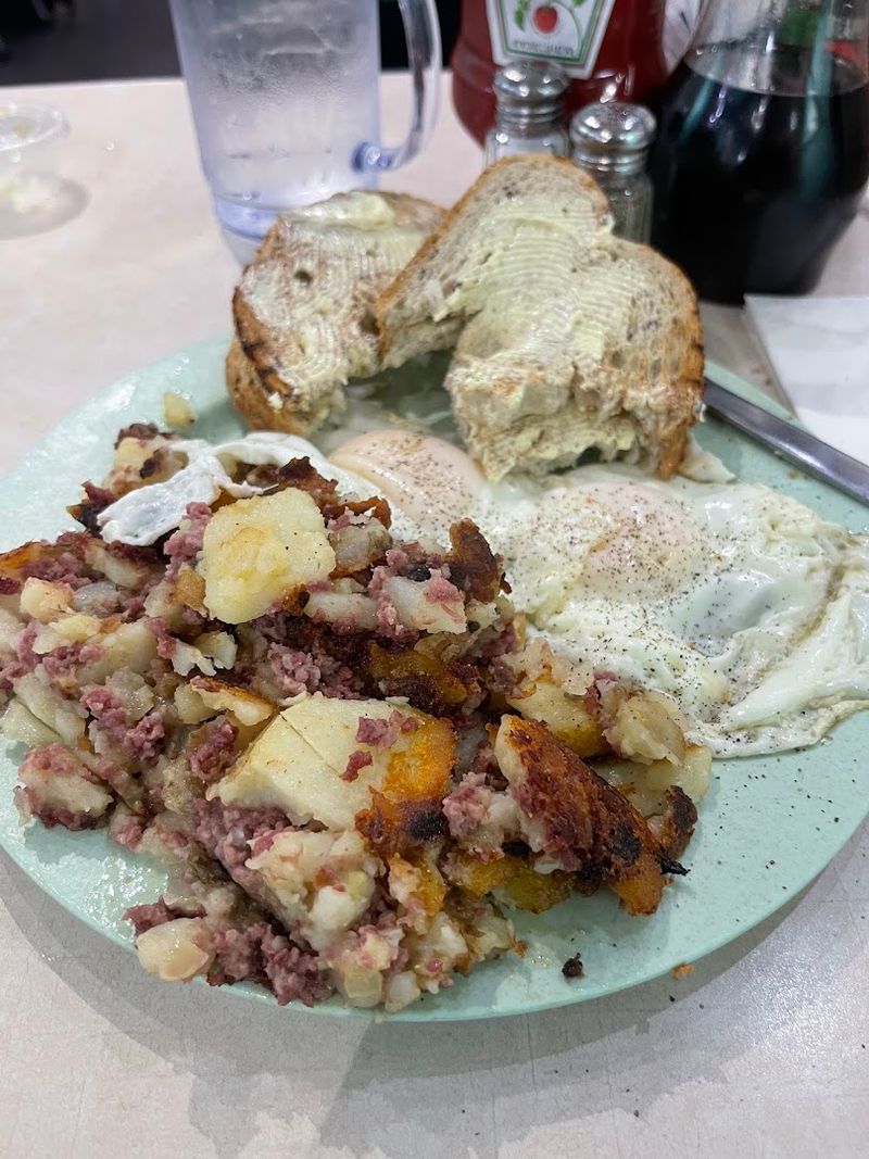 The Corned Beef Hash That Earns Its Own Fanbase The Corned Beef Hash That Earns Its Own Fanbase