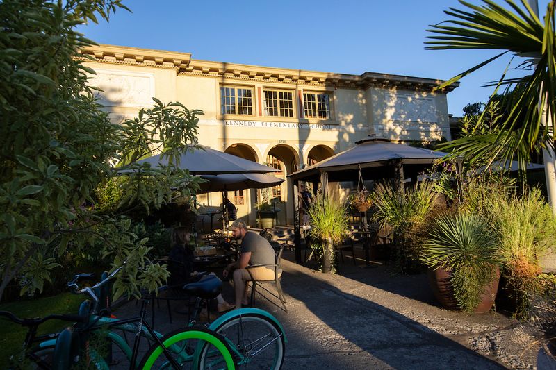 The Courtyard Restaurant: Dinner With Old-School Charm The Courtyard Restaurant: Dinner With Old-School Charm