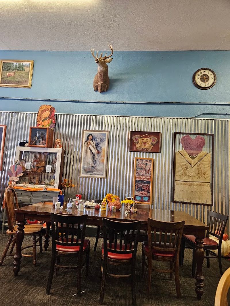 The Decor Tells a Story Worth Reading The Decor Tells a Story Worth Reading
