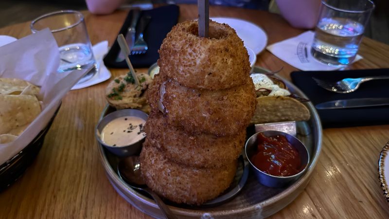 The Famous Onion Rings Worth the Argument The Famous Onion Rings Worth the Argument