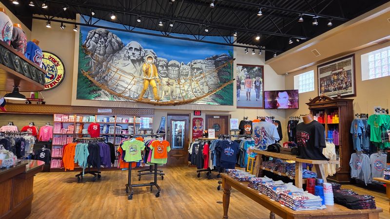 The Famous T-Shirt and the Clothing Store The Famous T-Shirt and the Clothing Store