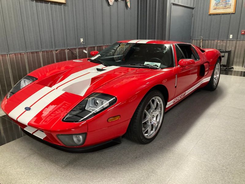 The Ford GT and Viper: Modern Legends in the Mix The Ford GT and Viper: Modern Legends in the Mix