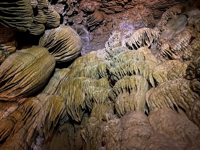 The Formations Inside: Shapes That Water Sculpted Over Time The Formations Inside: Shapes That Water Sculpted Over Time