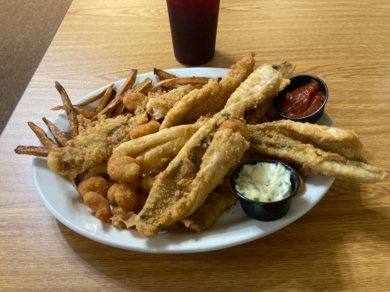 The Friday Fish Fry That Locals Look Forward to All Week