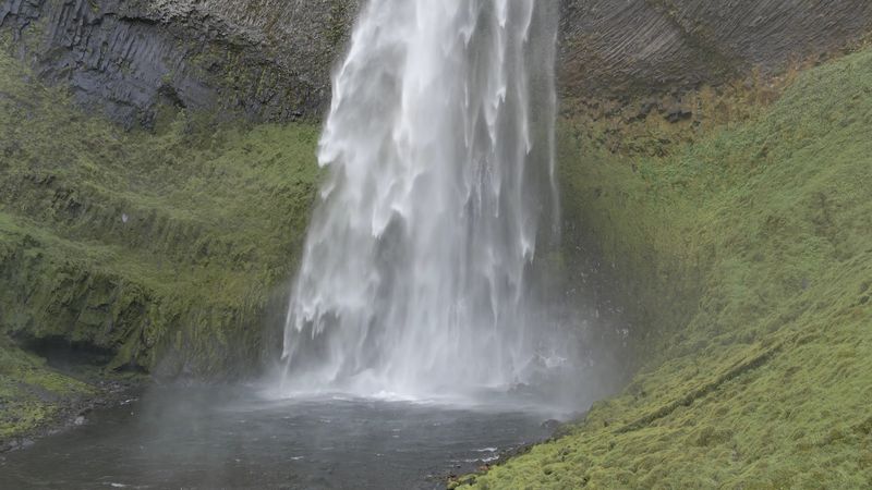 The Geology Behind the Falls The Geology Behind the Falls