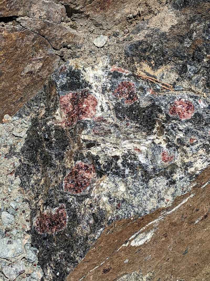 The Geology Behind the Garnets