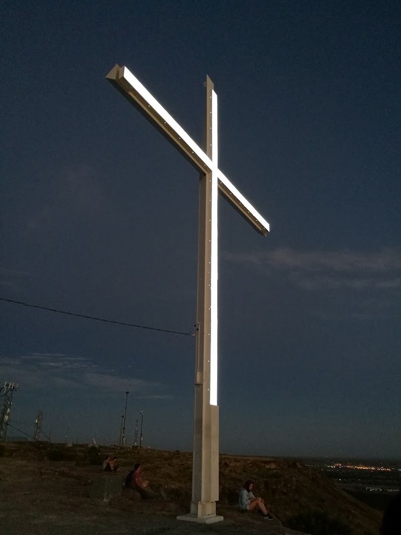 The Glowing Cross After Dark And Its Efficient Secret The Glowing Cross After Dark And Its Efficient Secret