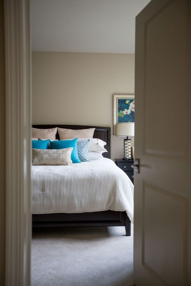 The Guest Suite Experience That Converts Skeptics