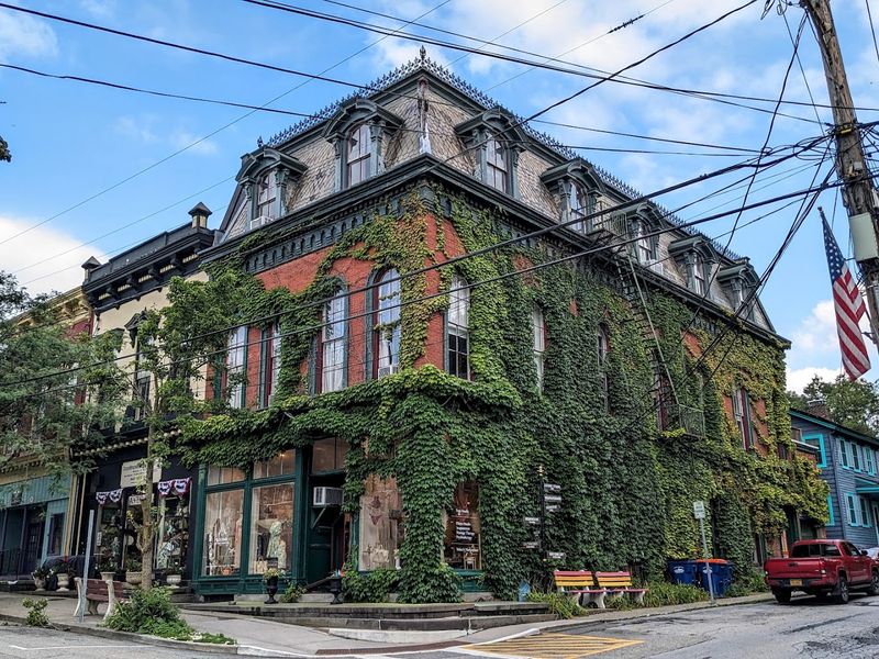 The Historic Architecture Worth Slowing Down For The Historic Architecture Worth Slowing Down For