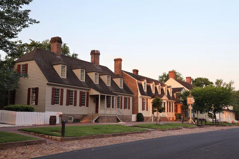 The Historic Triangle: Williamsburg, Jamestown, and Yorktown The Historic Triangle: Williamsburg, Jamestown, and Yorktown