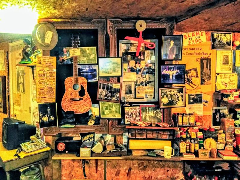 The History On The Walls Is Worth Reading The History On The Walls Is Worth Reading