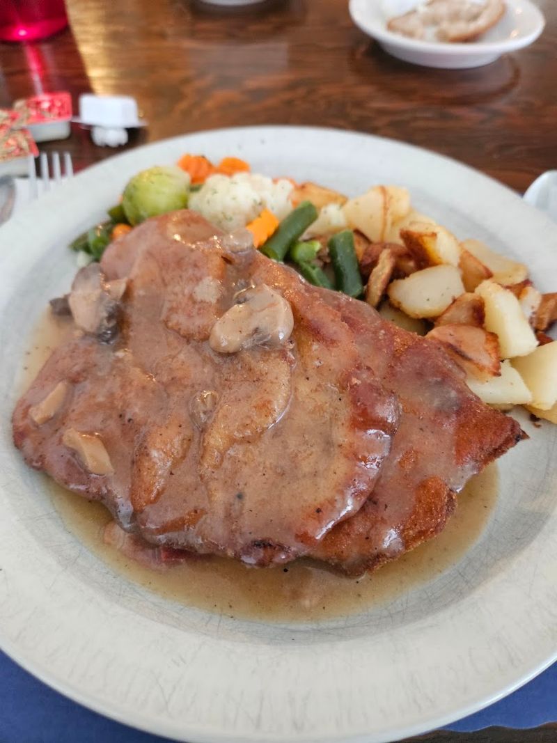 The Jägerschnitzel That Keeps People Talking The Jägerschnitzel That Keeps People Talking